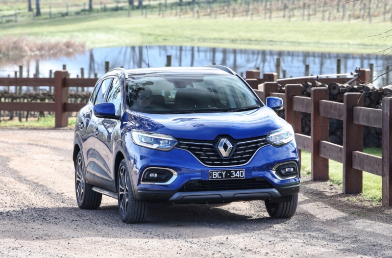 Перелицованный Nissan Qashqai от Renault скоро покинет рынок. Опубликованы фото модели, которая заменит Kadjar