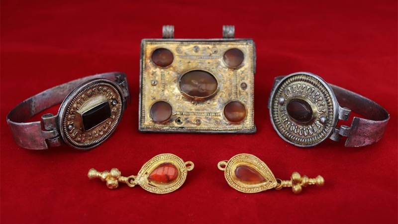 В Крыму нашли редкую коллекцию украшений древней знати (ФОТО)
