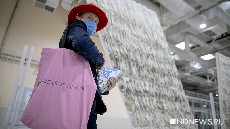 Виртуальный Сталин, сторожевая будка и грязные носки: что увидят посетители биеннале (ФОТО)