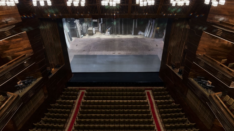 После прихода во МХАТ нового генерального директора совет попечителей прекратил отношения с театром